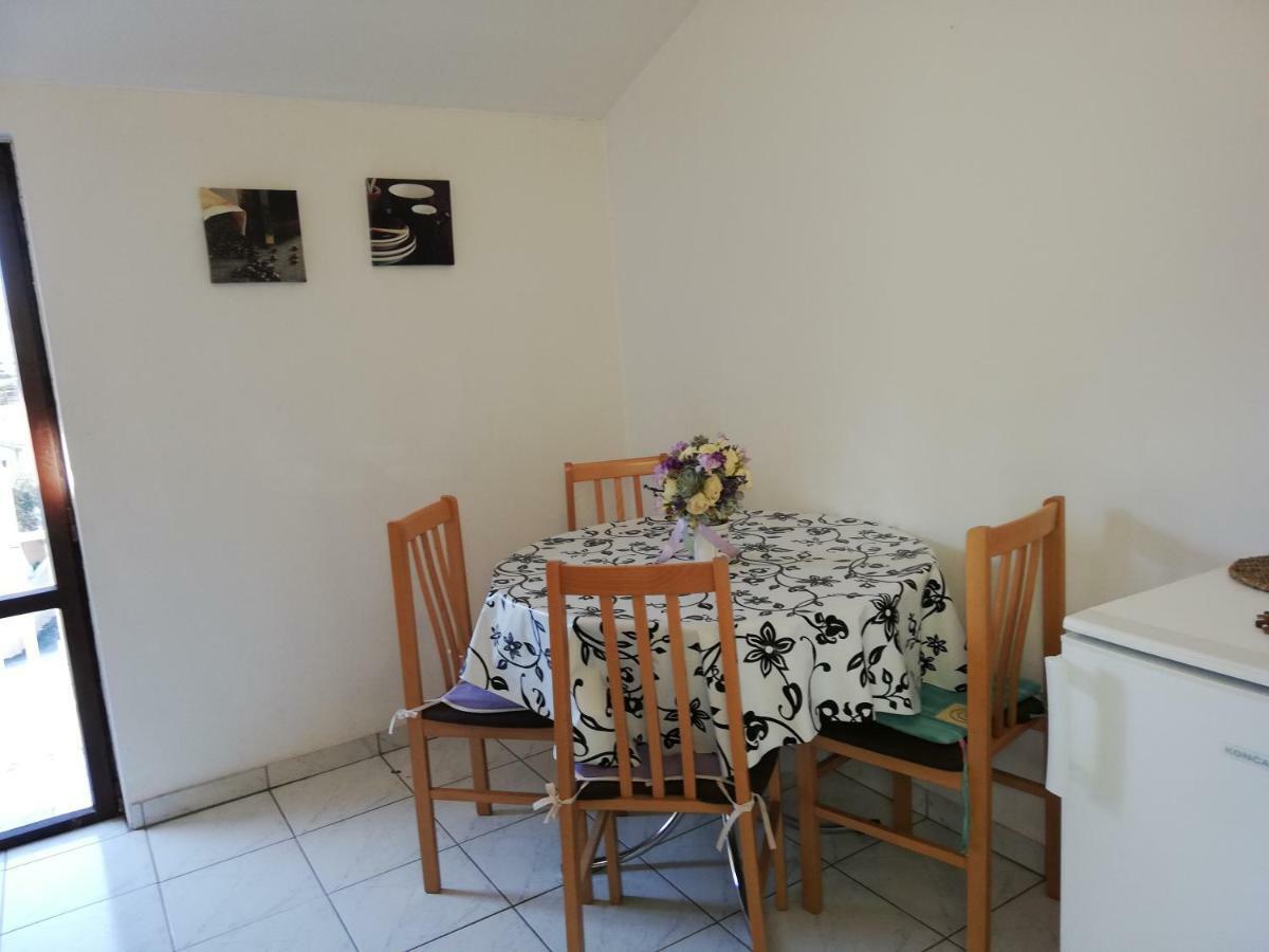 Apartment Maja Zára Kültér fotó